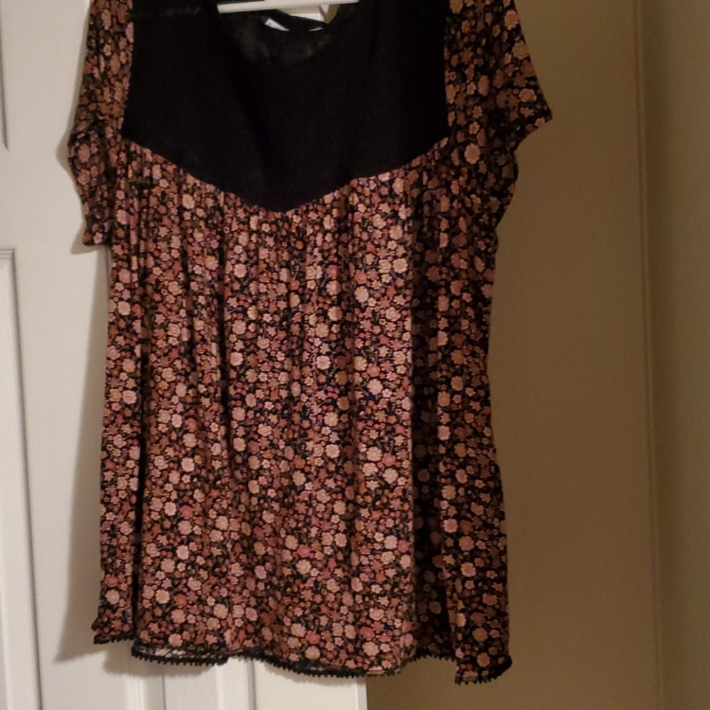 Short sleeve top